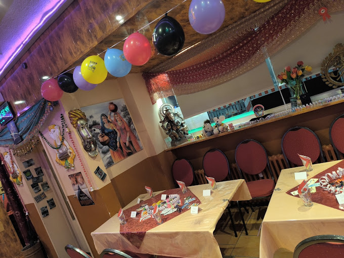 Bella India restaurant interior-2